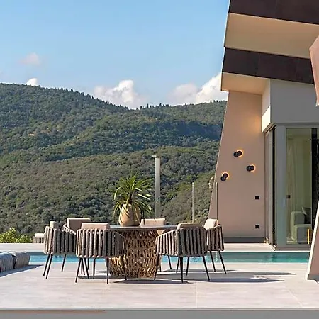 Ego In Hotel *