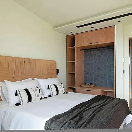 Ego In Hotel